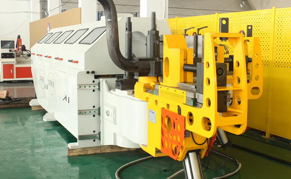 W pełni automatyczna giętarka do rur o wielu promieniach CNC serii M