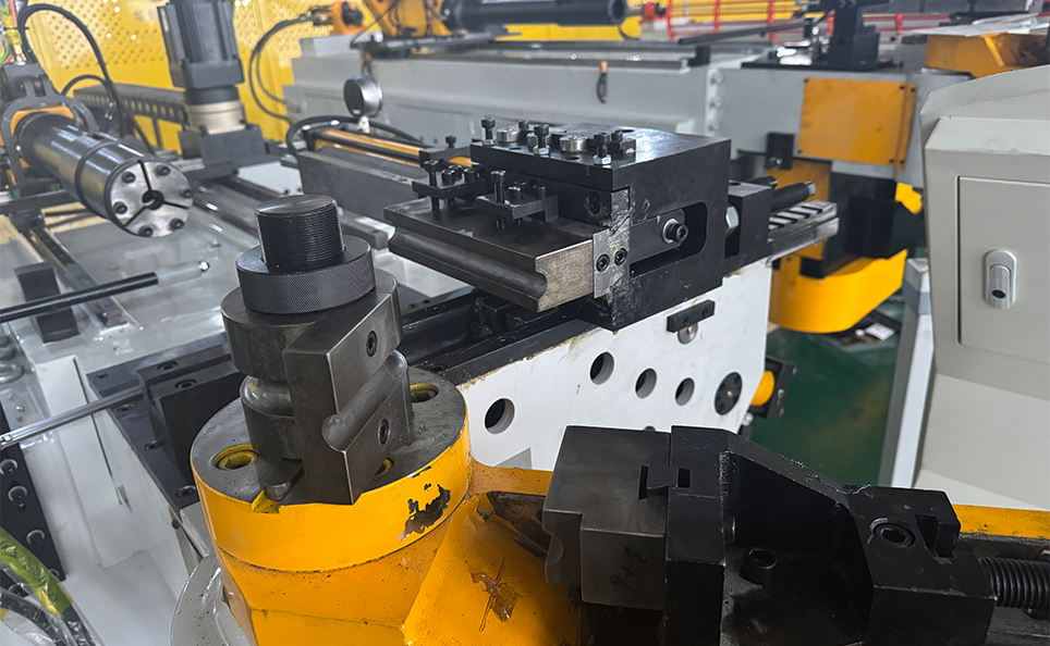 W pełni automatyczna giętarka do rur CNC serii S z opcjonalną funkcją symulacji