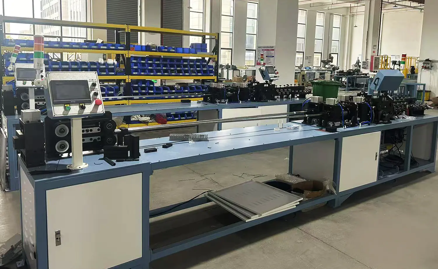 W pełni automatyczna giętarka serpentynowa serii SB-20CNC
