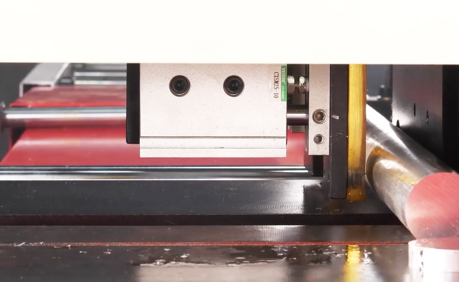W pełni automatyczna maszyna do cięcia aluminium i miedzi serii CNC455 W pełni automatyczna maszyna do cięcia aluminium i miedzi serii CNC455