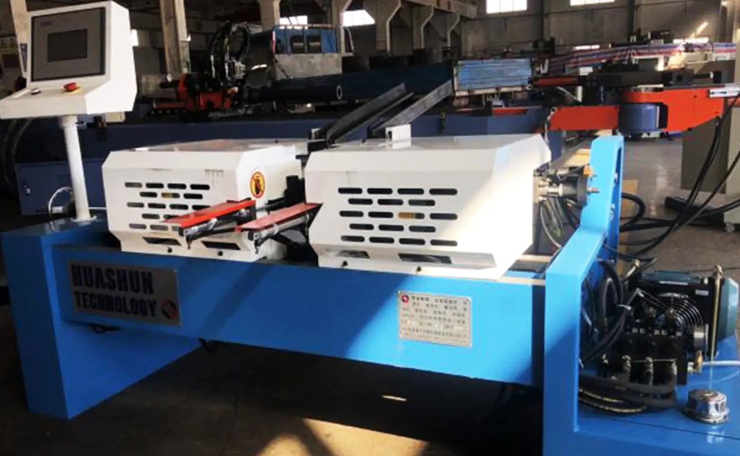 Hydrauliczna maszyna do fazowania rur z podwójną głowicą serii DEF PV Hydrauliczna maszyna do fazowania rur z podwójną głowicą serii DEF PV