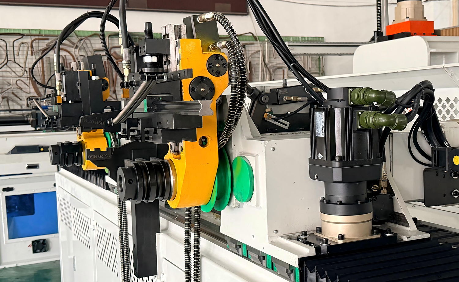 Giętarka do rur DB CNC z podwójną głowicą Giętarka do rur DB CNC z podwójną głowicą