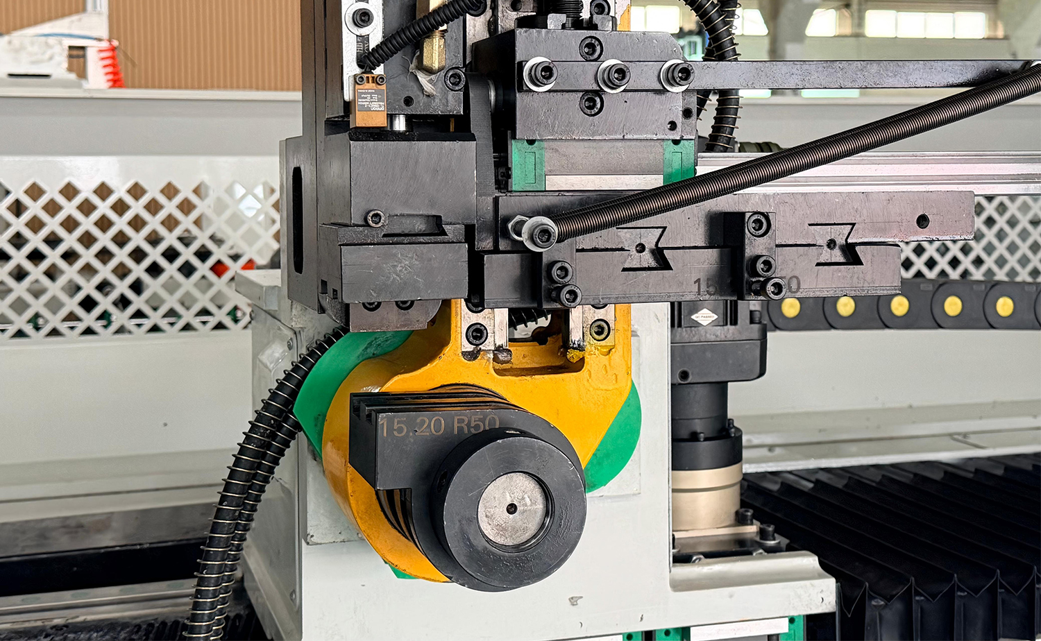 Giętarka do rur DB CNC z podwójną głowicą Giętarka do rur DB CNC z podwójną głowicą